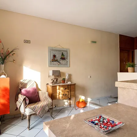 Apartment Nontas 27
